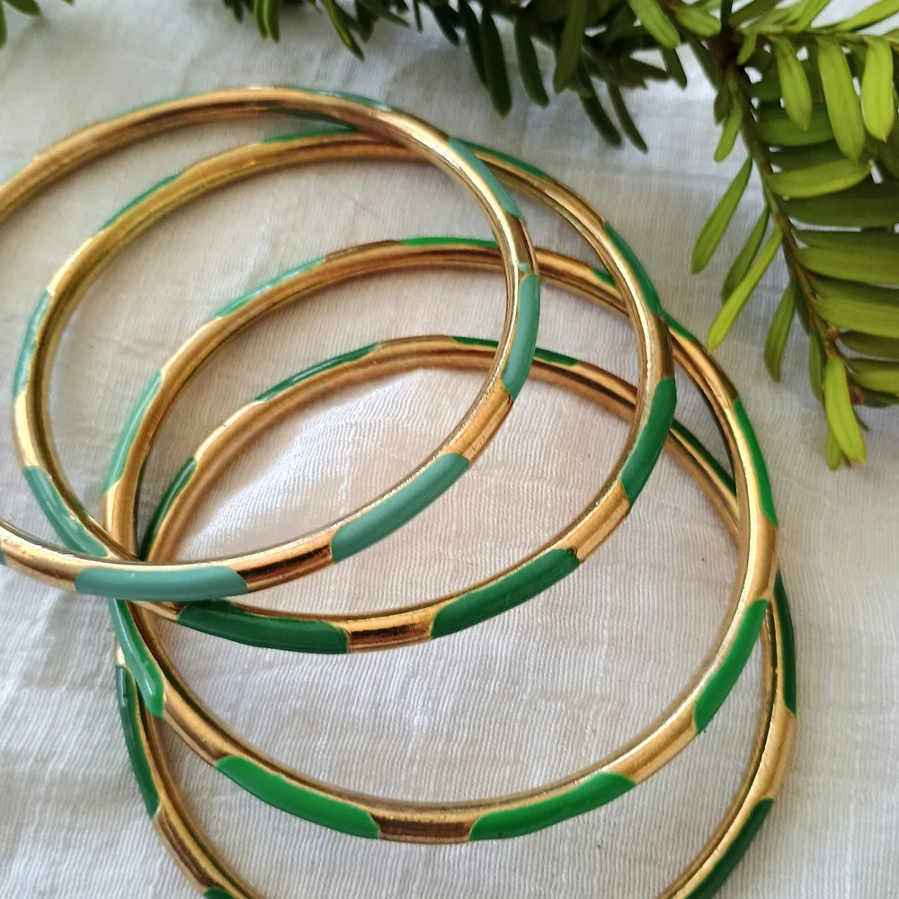 🍀 ECLECTIC CHIC 🍀 Bundle: VTG, brass enameled bangle bracelets, preppy core